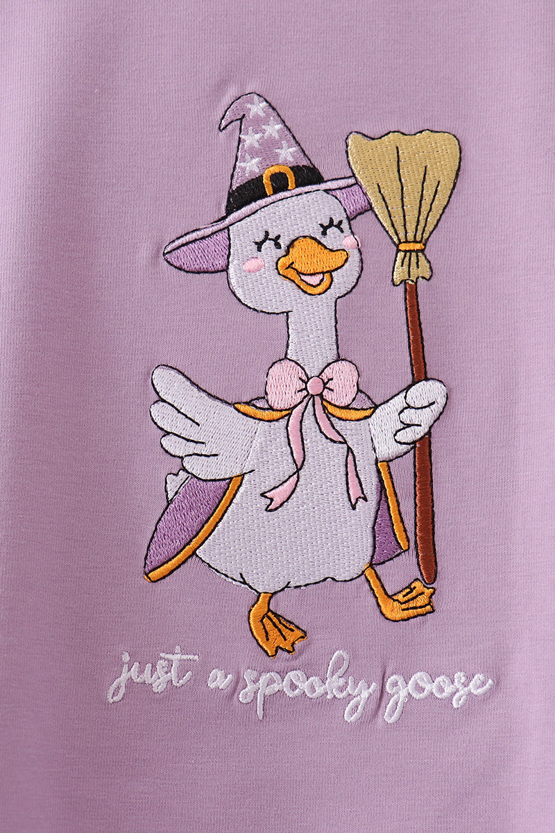 Goose embroidery top