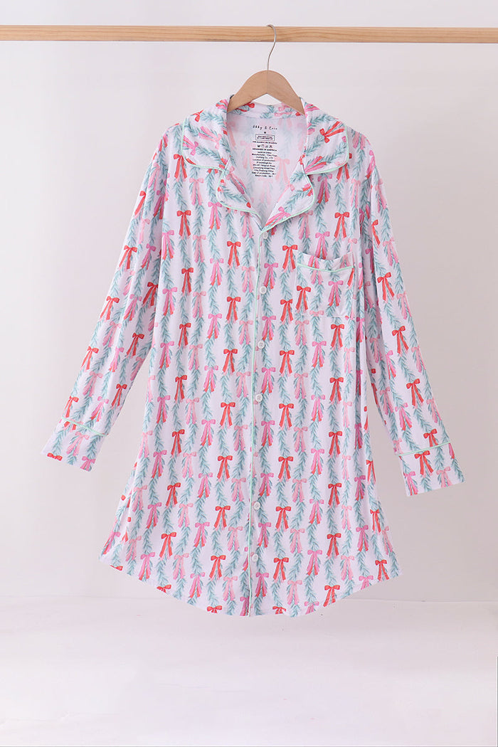 Christmas tree bamboo mom's gown