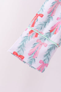 Christmas tree bamboo mom's gown
