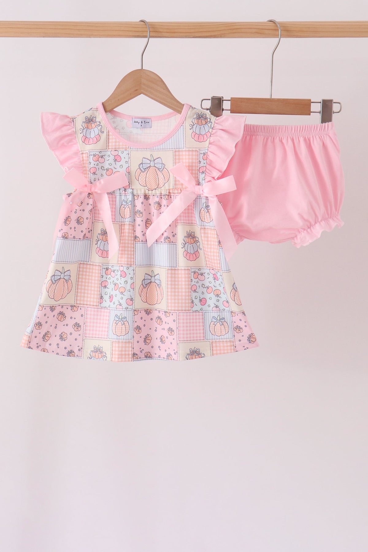 Pumpkin ruffle bloomer set
