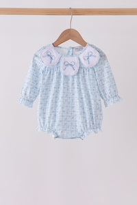 Blue bow embroidery bubble