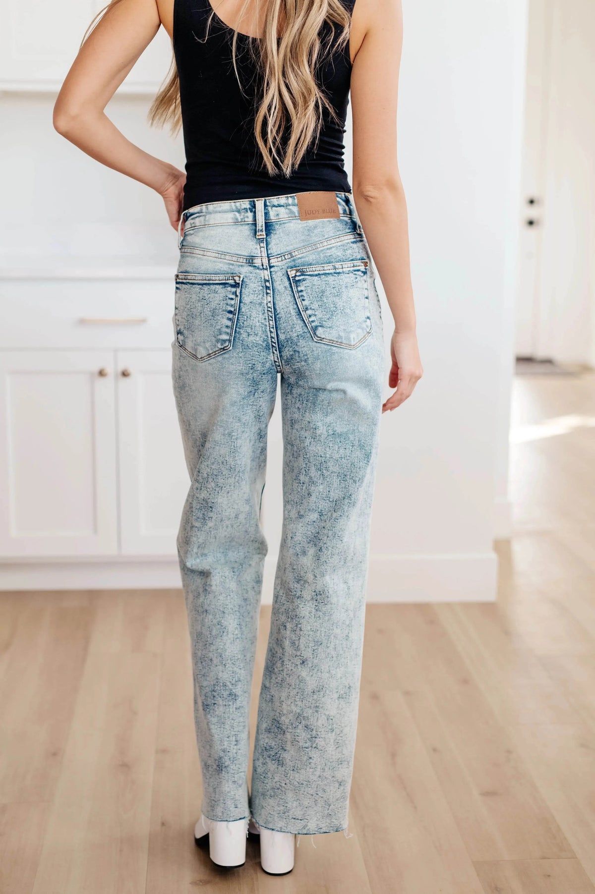 Dory High Waist Mineral Wash Raw Hem Wide Leg Jeans - Essential Southern Charm