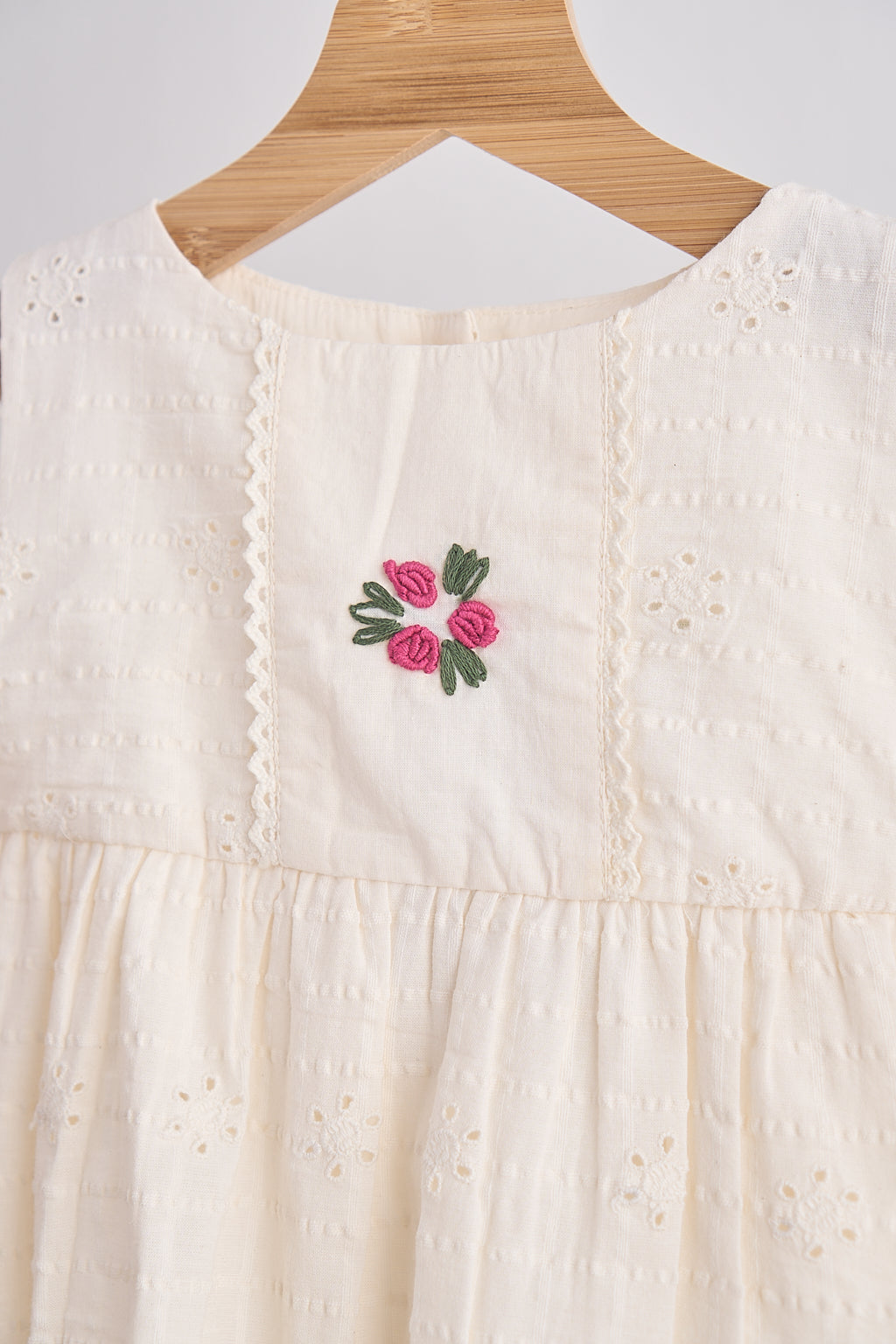 White Hand Embroidery Lace Dress - Essential Southern Charm