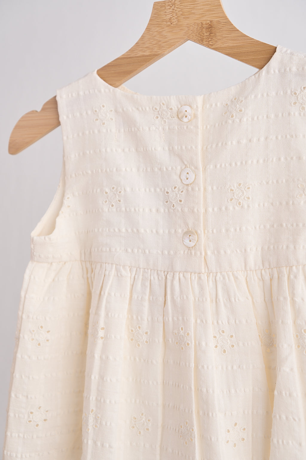 White Hand Embroidery Lace Dress - Essential Southern Charm