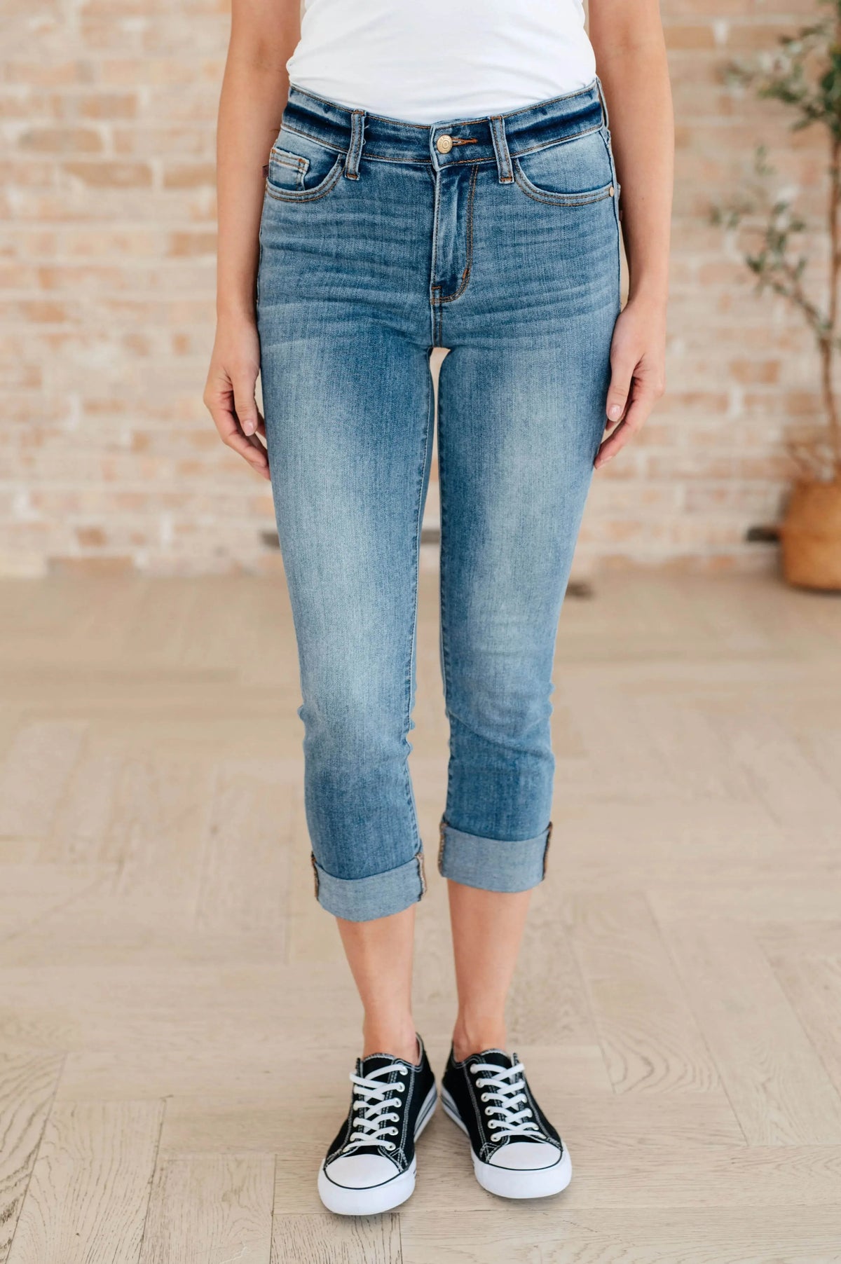 Laura Mid Rise Cuffed Skinny Capri Jeans - Essential Southern Charm