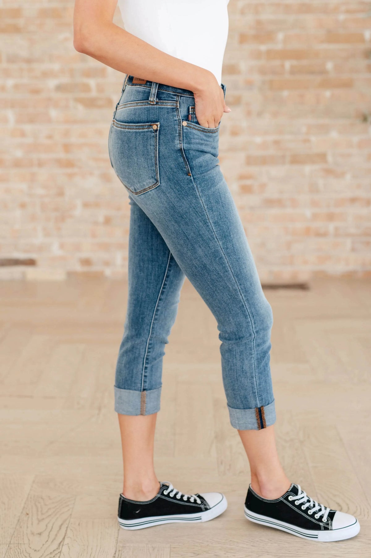 Laura Mid Rise Cuffed Skinny Capri Jeans - Essential Southern Charm