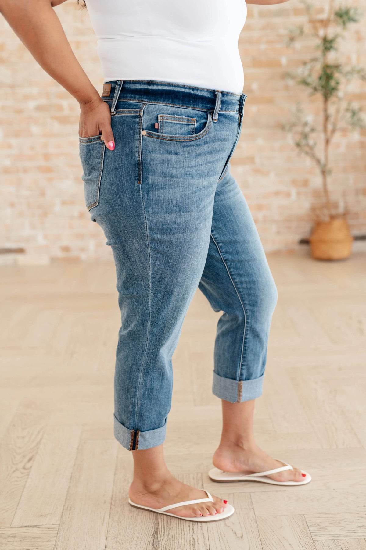 Laura Mid Rise Cuffed Skinny Capri Jeans - Essential Southern Charm