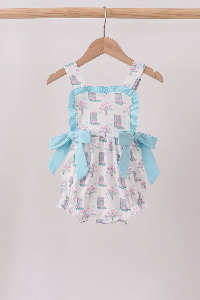 Boots Ruffle Bubble