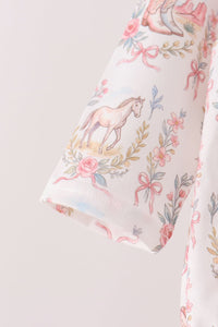 Horse ruffle bubble