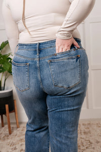 Quinn Mid Rise Cell Phone Pocket Dad Jeans - Essential Southern Charm