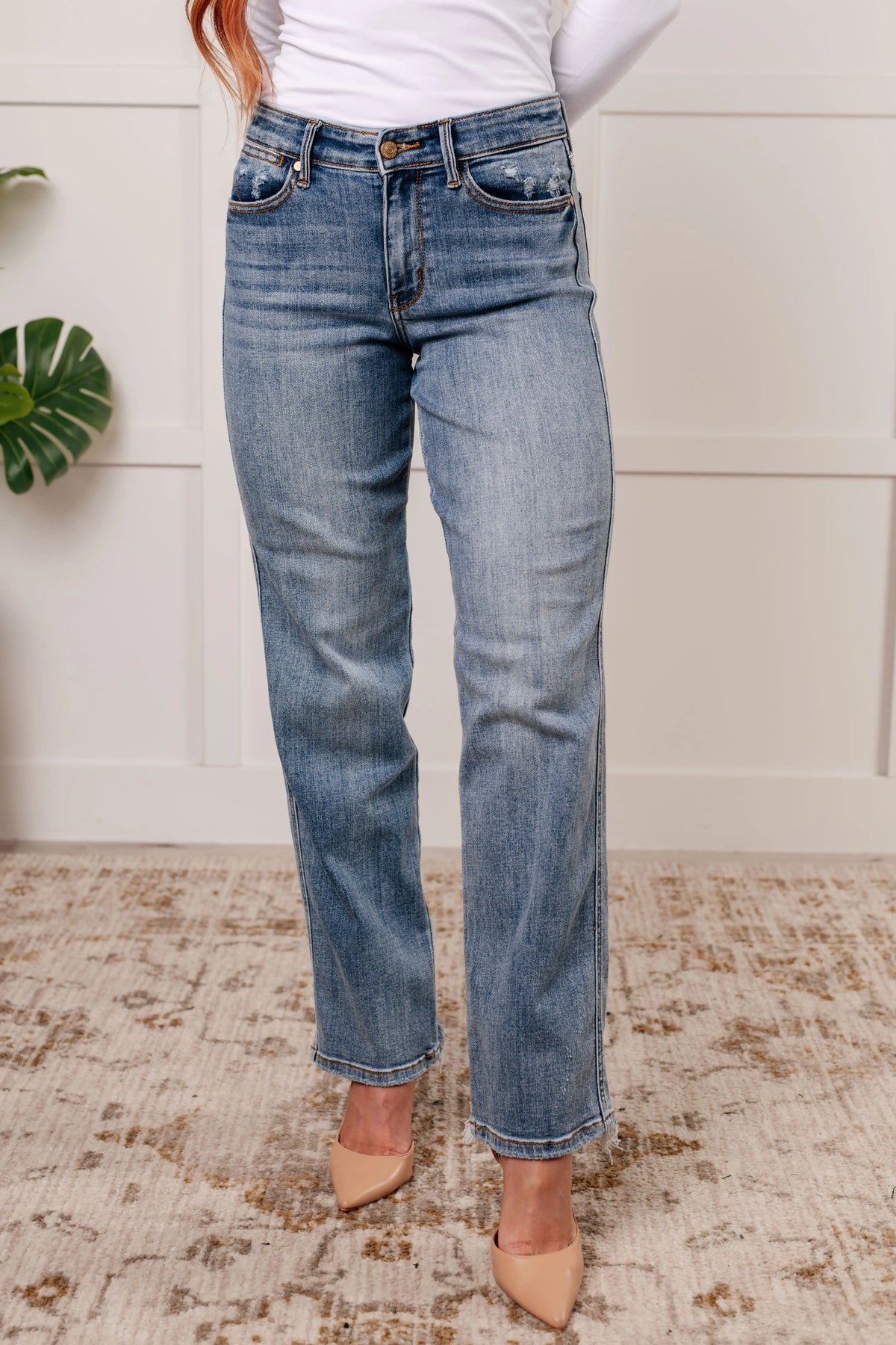 Quinn Mid Rise Cell Phone Pocket Dad Jeans - Essential Southern Charm