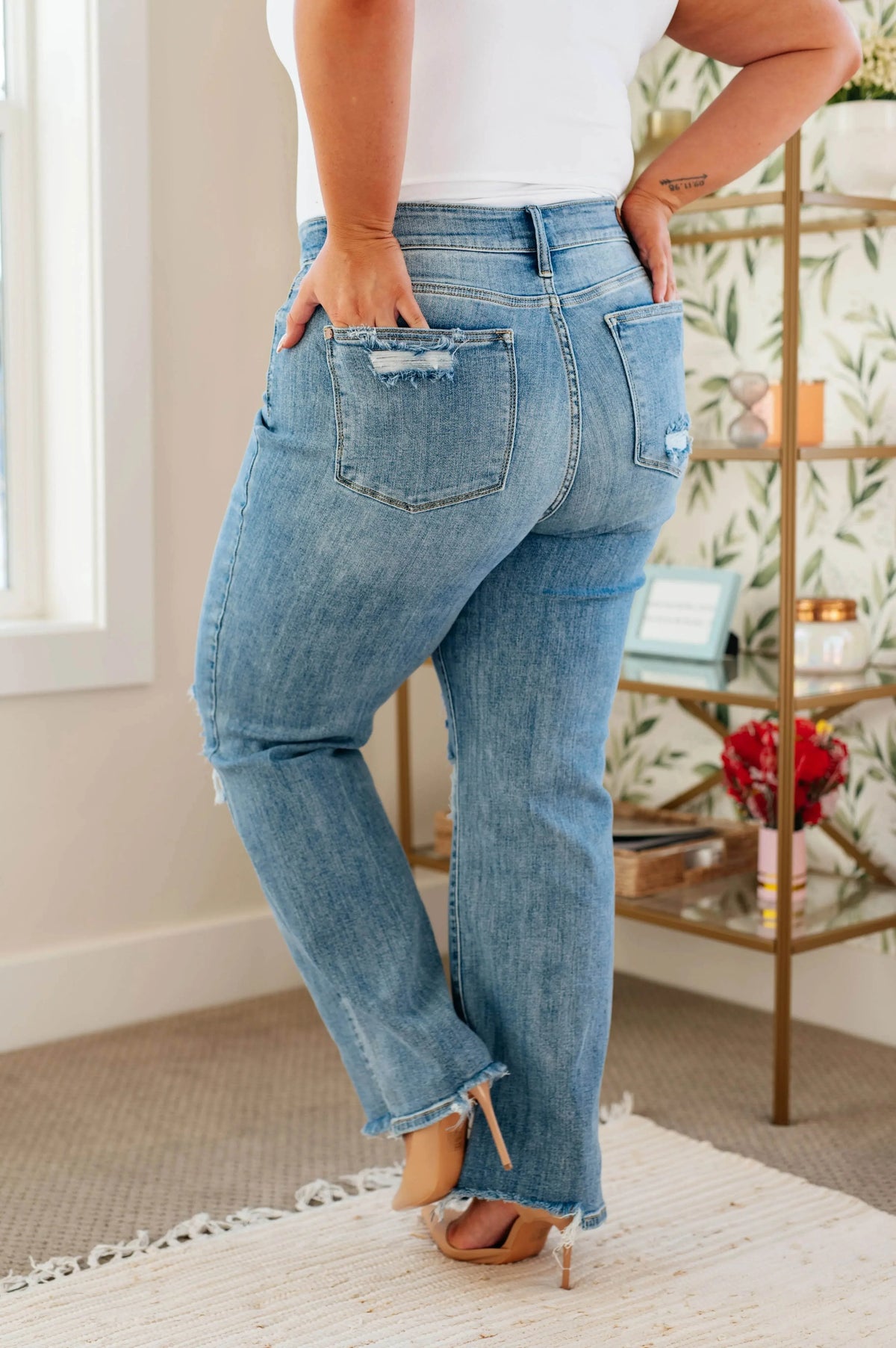 Rose High Rise 90's Straight Jeans in Light Wash - Essential Southern Charm